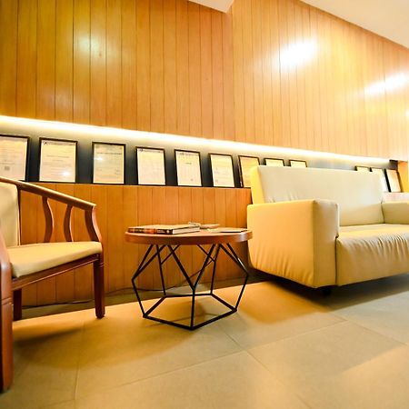 Blue Harbor Hotel Calapan Eksteriør billede