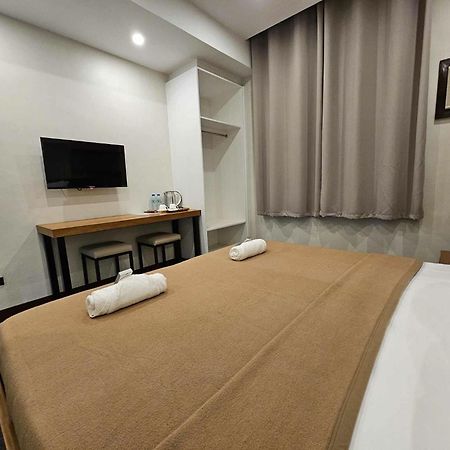 Blue Harbor Hotel Calapan Eksteriør billede