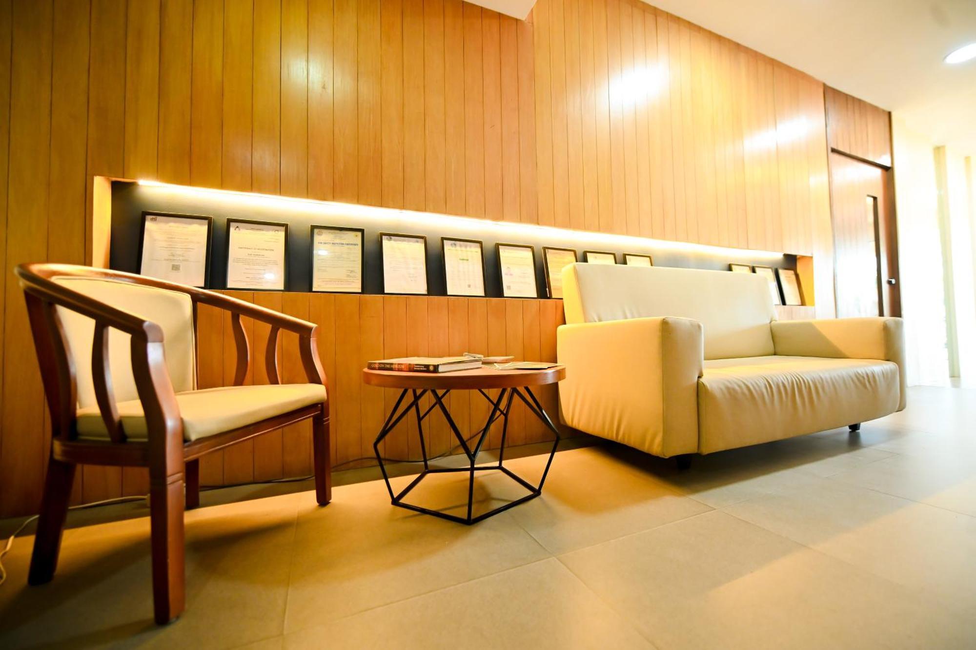 Blue Harbor Hotel Calapan Eksteriør billede