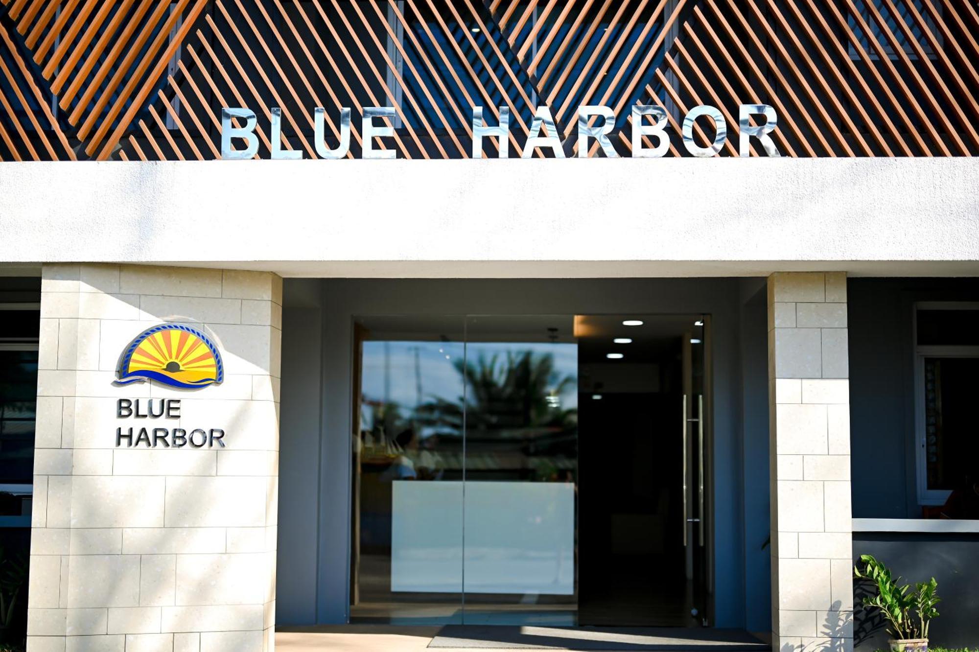 Blue Harbor Hotel Calapan Eksteriør billede
